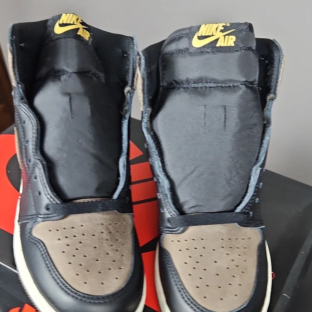 Nike Air Jordan 1 Retro High OG GS Black Brown Boys 6Y FD1437-020
